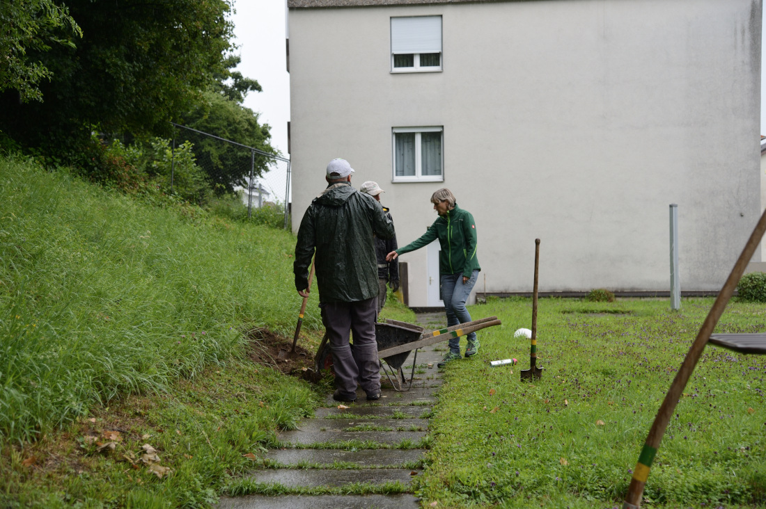 Aufstellen der Hochbeete